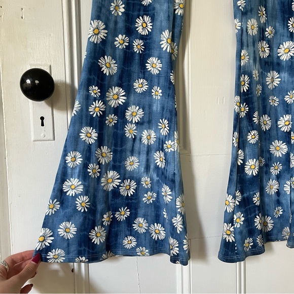 daisy print flare pants - Picture 2 of 7